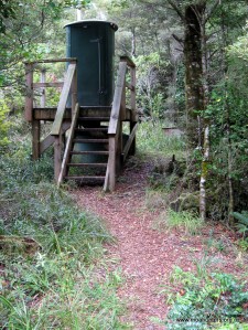 The elevated "throne" at Trevor Carter Hut