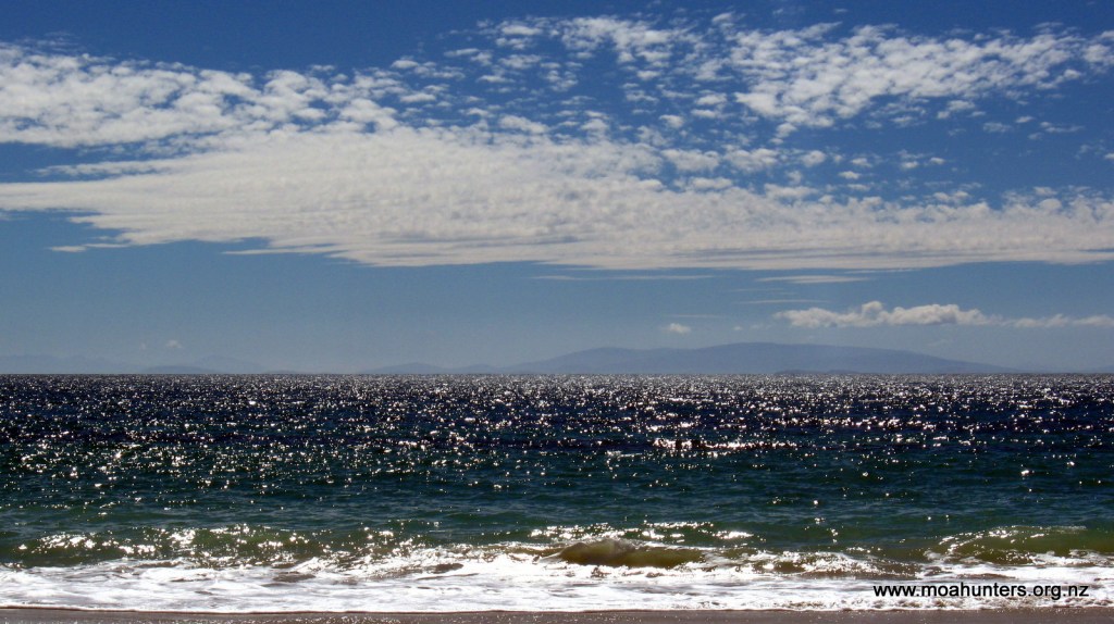 The South Island clearly visible across Foveaux Strait